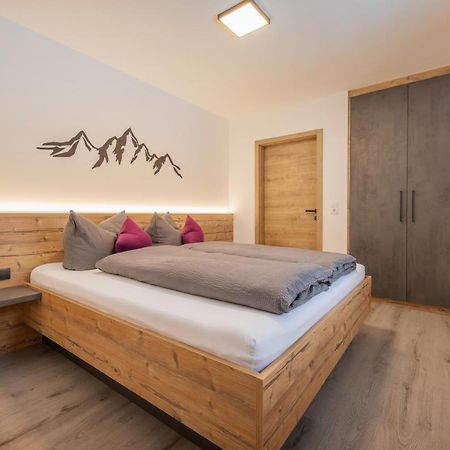 Mountainlights Apartment ノイシュティフト・イム・シュトゥーバイタール エクステリア 写真
