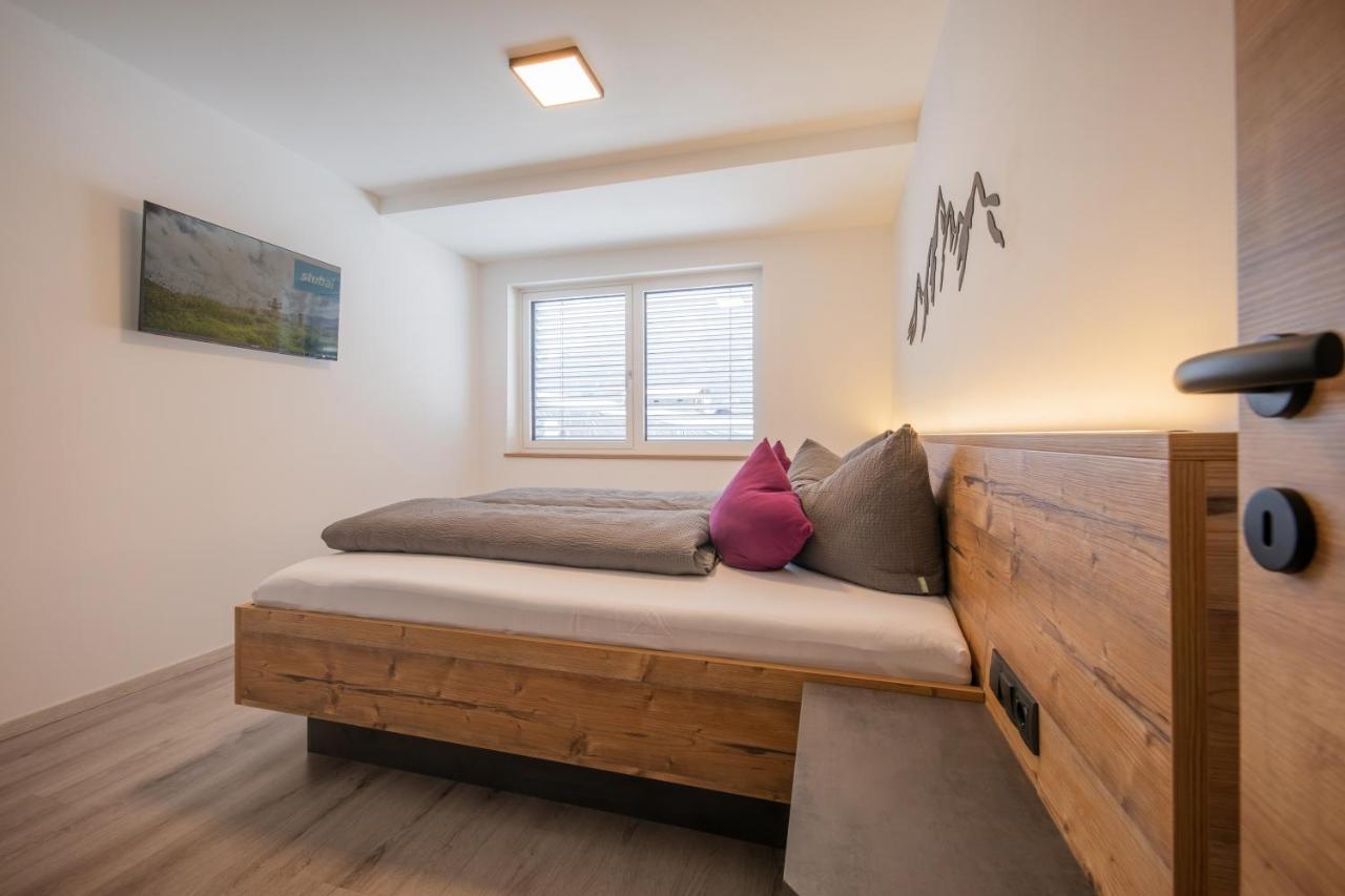 Mountainlights Apartment ノイシュティフト・イム・シュトゥーバイタール エクステリア 写真