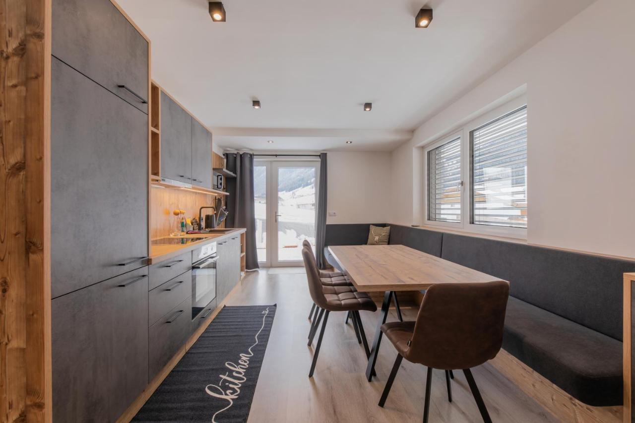 Mountainlights Apartment ノイシュティフト・イム・シュトゥーバイタール エクステリア 写真